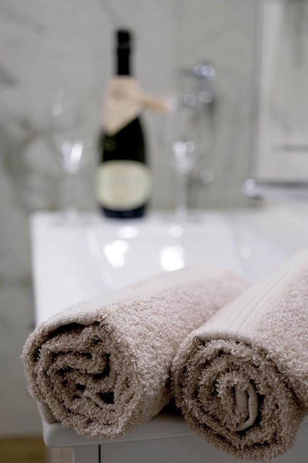 Apartments 5Ka - Modern Comfort 5 Minutes From Highway Velika Loka Екстер'єр фото