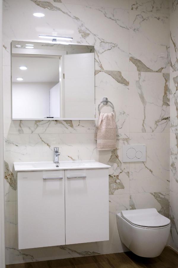 Apartments 5Ka - Modern Comfort 5 Minutes From Highway Velika Loka Екстер'єр фото